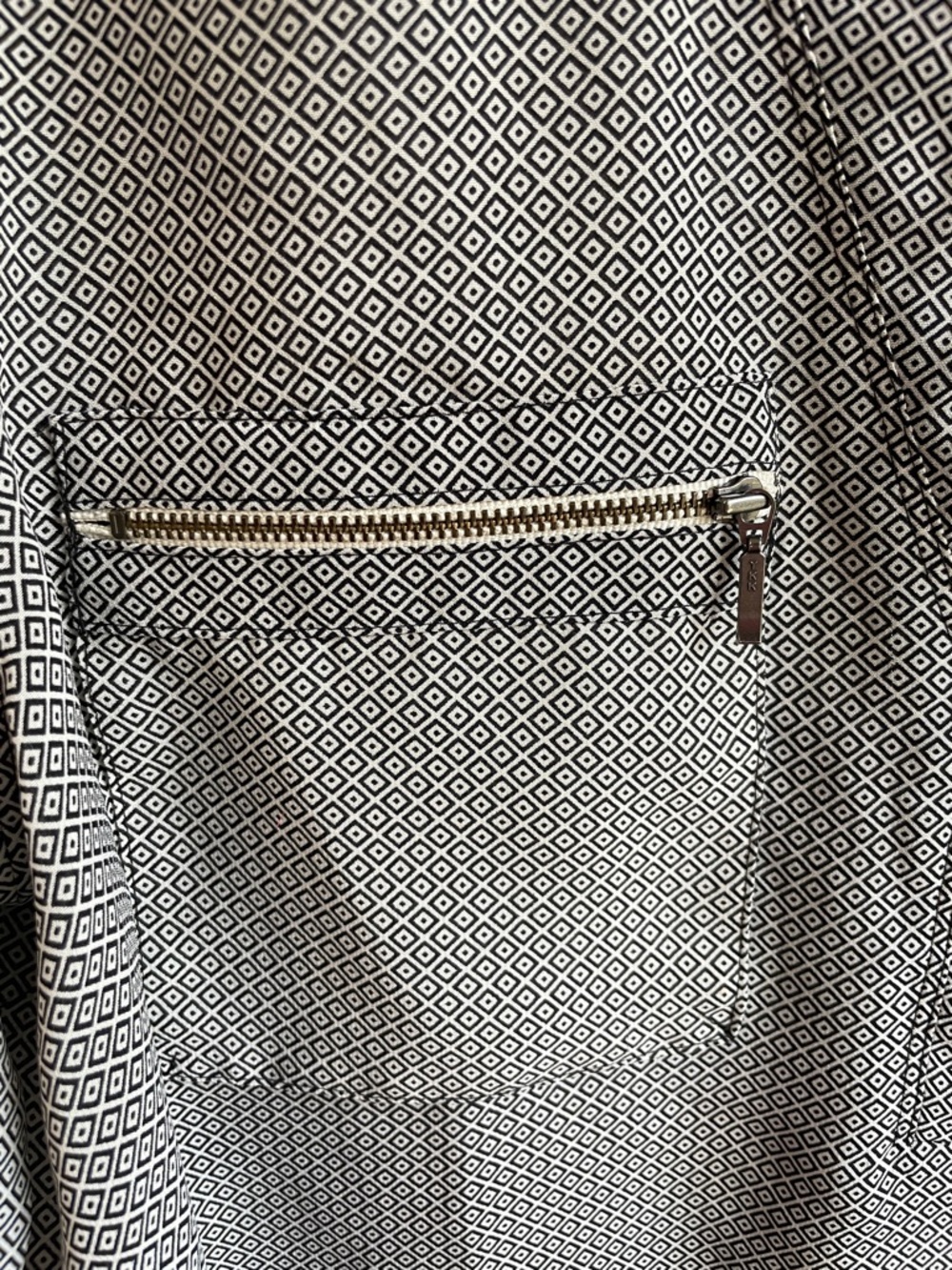 Banana Republic Factory Long Sleeve V-Neck Zipper Pocket Lightweight Blouse L - Picture 7 of 10